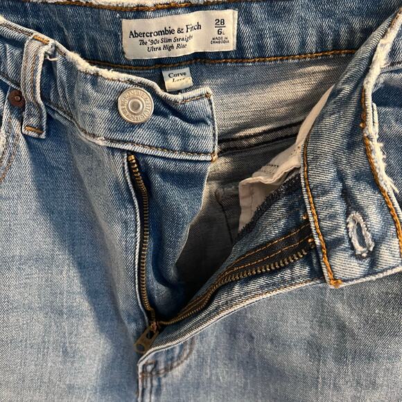 Abercrombie & Fitch The 90s Slim Straight Ultra High Rise Jeans Size 28 / 6L - Picture 3 of 9